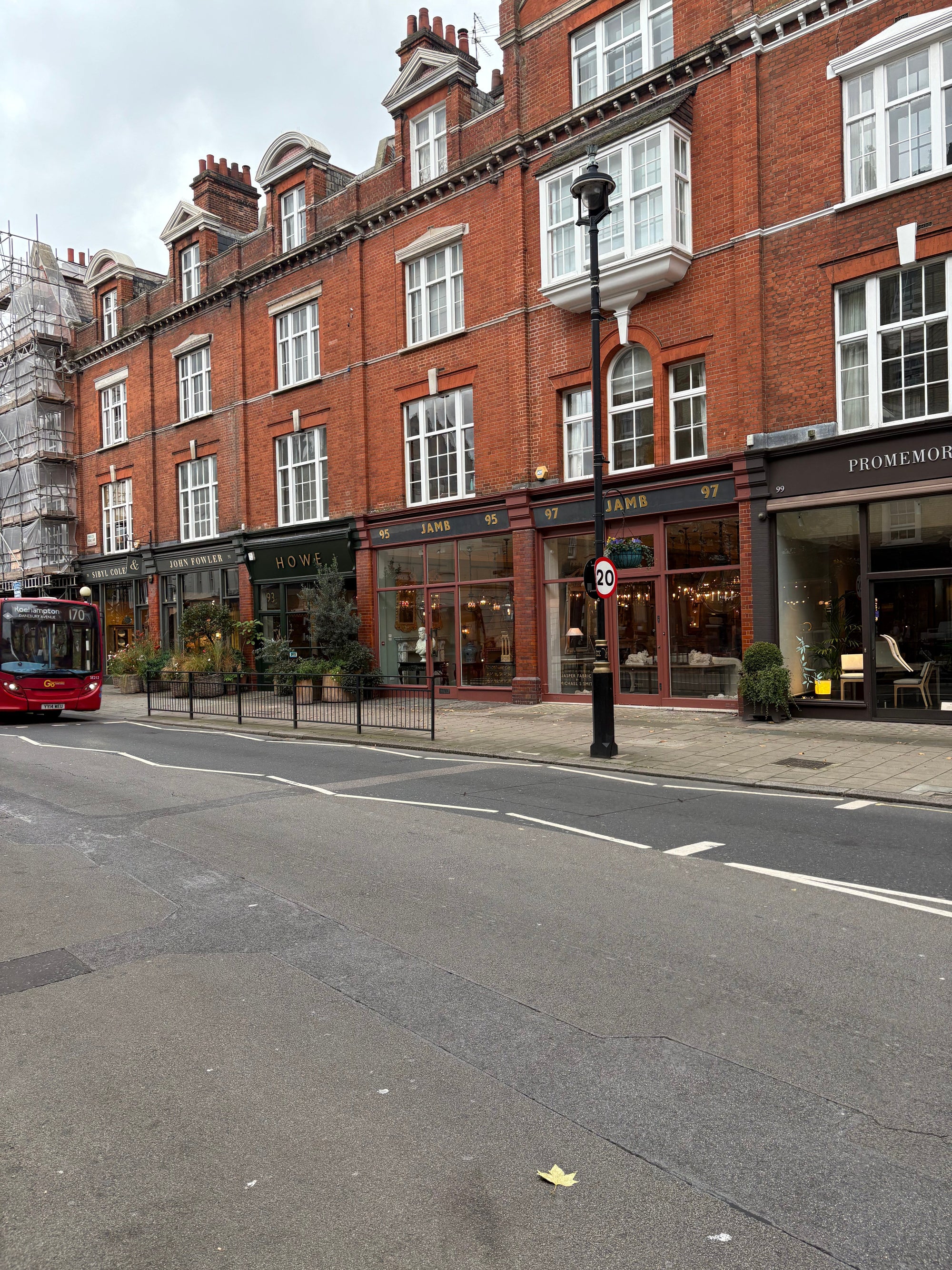 Stray Dog Abroad | A London Travel Guide as experienced by Billy